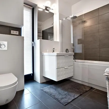 Apartment 2 Bedrooms Przasnyska P&o Serviced *