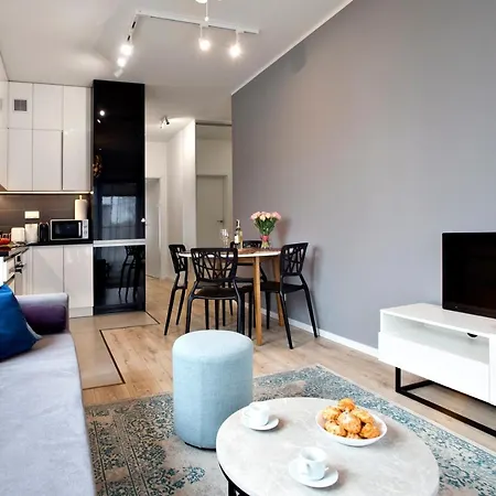 2 Bedrooms Przasnyska P&o Serviced Apartment Warsaw